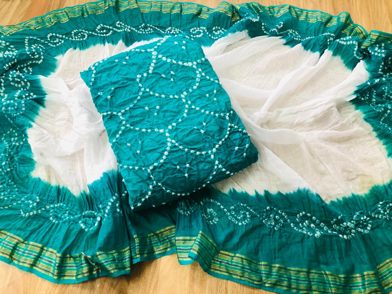 Cotton White Concept Dual Contrast Kutch Bandhani Ethenika.com
