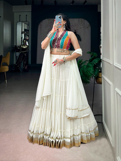 White Bandhani Mirror Work Chaniya Choli - dupatta detail