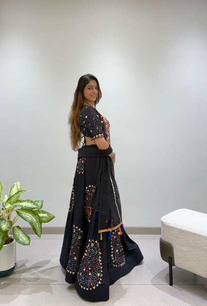 Black Rayon Mirror Work Chaniya Choli - dupatta detail