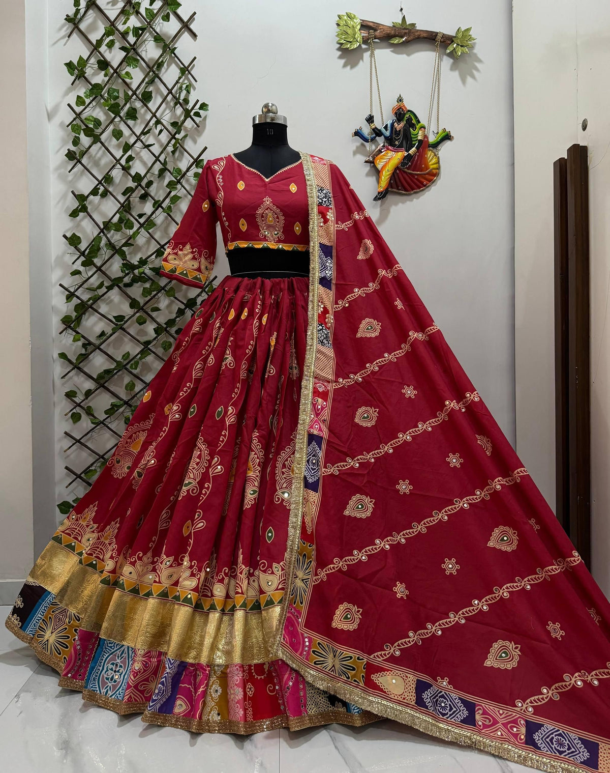 Muslin Cotton Mirror Work Chaniya Choli - Close-up Mirror Work Detail