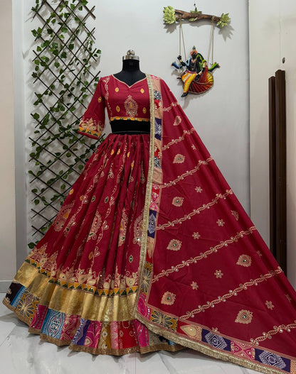 Muslin Cotton Mirror Work Chaniya Choli - Close-up Mirror Work Detail