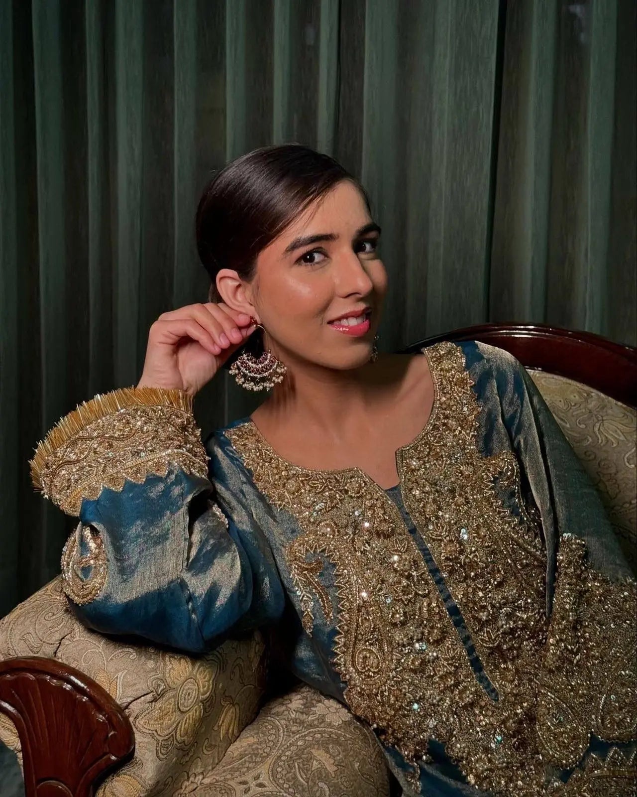 Fendy Silk Zari Embroidery Work Designer Party Wear 3 Pc Kurti Pant Dupatta Set (Ready to Wear) Ethenika.com