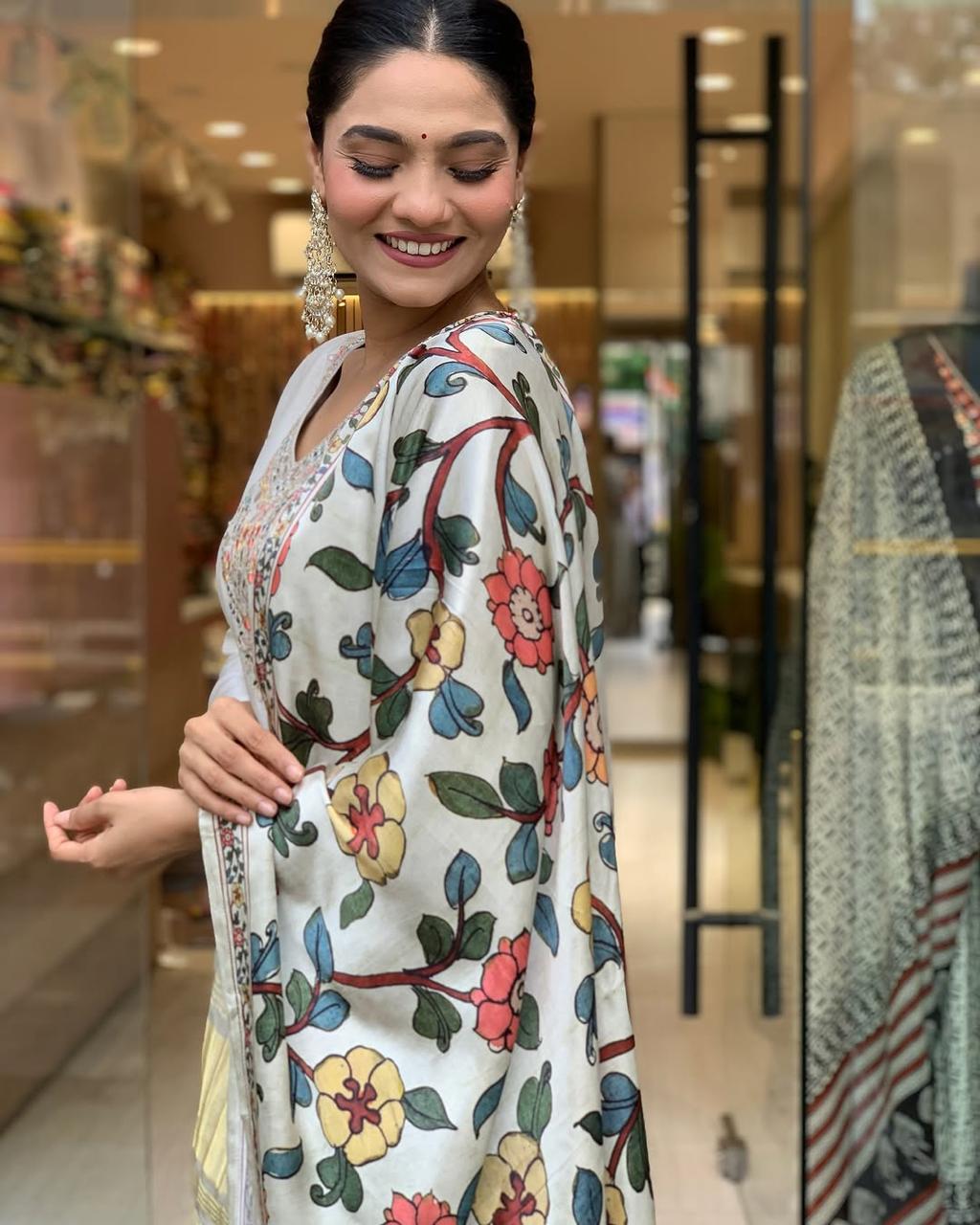 Viscose Chanderi Zari Weaving Neck work Kurti Pant Dupatta Set (Ready to wear) - Premium  from Ethenika.com  - Just INR 2490! Shop now at Ethenika.com 